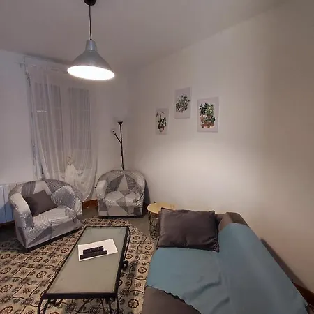 بيت للعطل La Vigorienne *