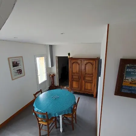 بيت للعطل La Vigorienne *